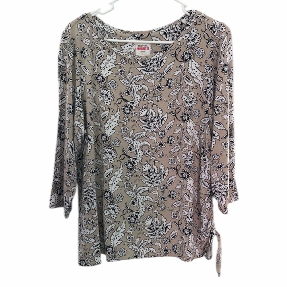 Ruby Road Favorites Woman’s Must Haves III Top Size Petite XL Pre-Loved PTP 21”